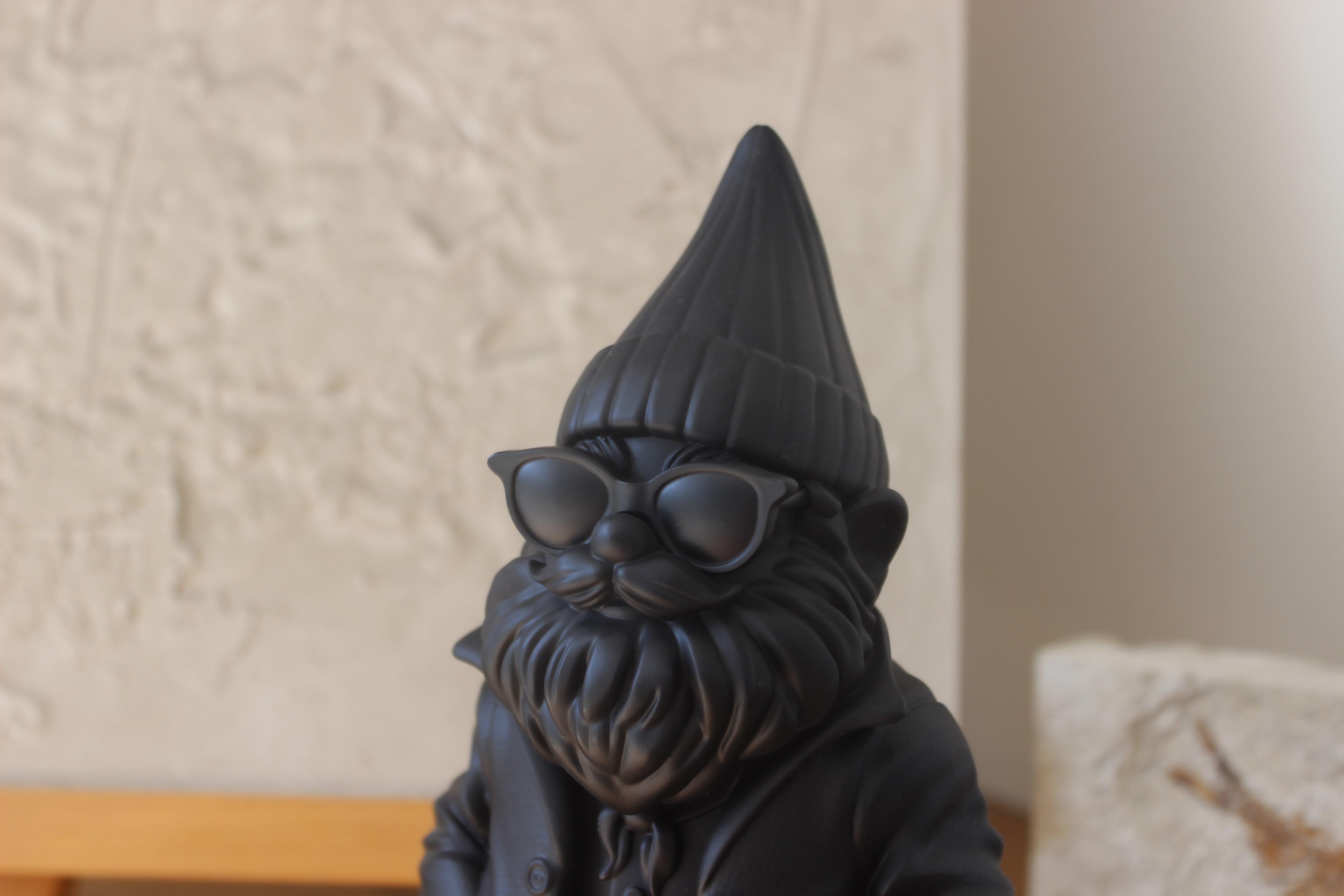 Longshore Garden Gnome in Noir – Gnum